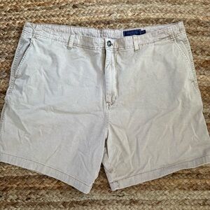 Vineyard Vines Men’s Size 42 Tan Khaki Shorts